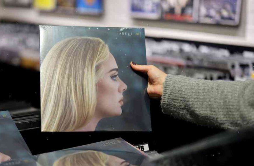 Adele’s new album ’25’ on track to be fastest-selling of all time